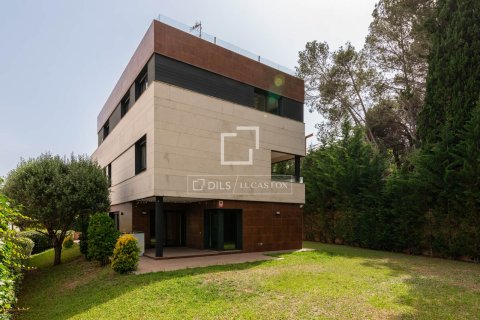 6 bedrooms villa for sale in Bellaterra, Barcelona, Catalonia, Spain № 4370