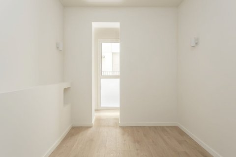 2 bedrooms apartment for sale in Barcelona, Catalonia, Spain № 3610 - photo 5