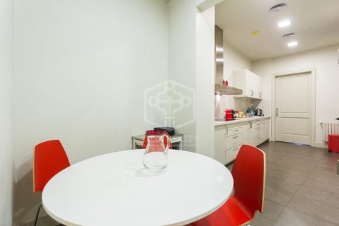 4 bedrooms apartment for rent in Barcelona, Catalonia, Spain № 3577 - photo 16