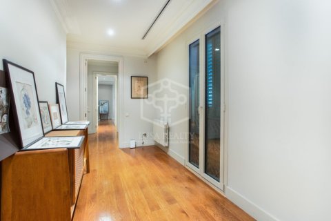 4 bedrooms apartment for rent in Barcelona, Catalonia, Spain № 3577 - photo 5