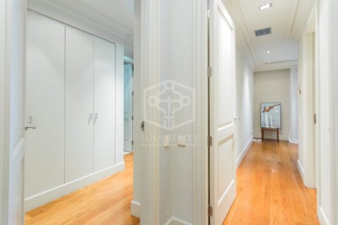 4 bedrooms apartment for rent in Barcelona, Catalonia, Spain № 3577 - photo 3