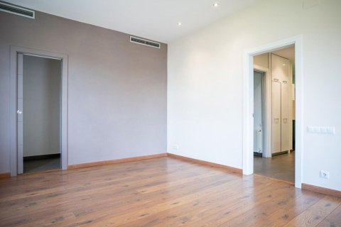 5 chambres apartment à vendre à Barcelona, Catalonia, Spain № 8438 - photo 7