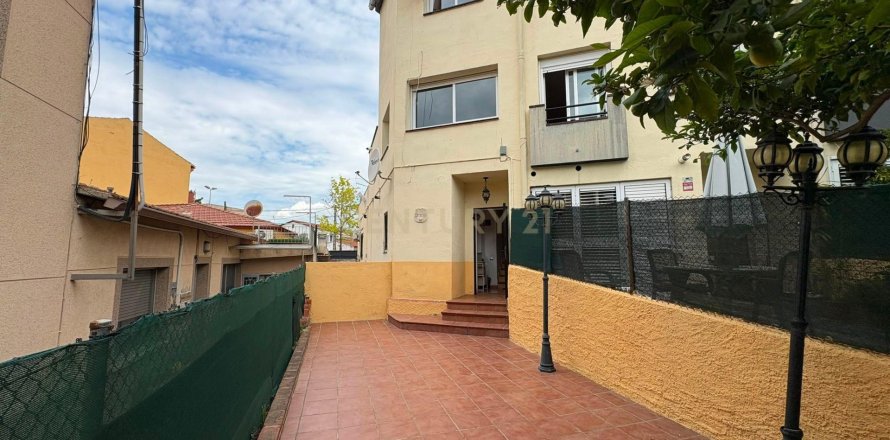 4 bedrooms house for sale in Mollet Del Valles, Barcelona, Catalonia, Spain № 8435