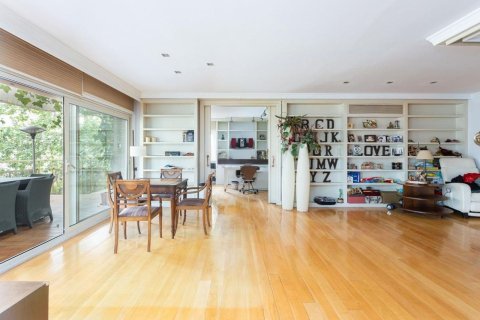 Купить квартиру в Барселона, Испания с 6 комнат, 273м², № 8439 - фото 2