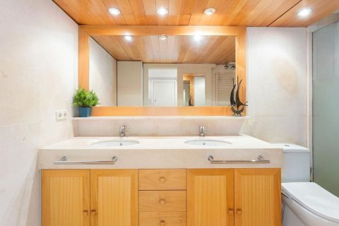 Купить квартиру в Барселона, Испания с 6 комнат, 273м², № 8439 - фото 19