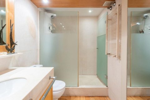Купить квартиру в Барселона, Испания с 6 комнат, 273м², № 8439 - фото 24