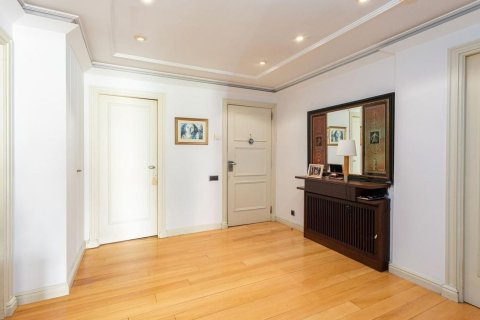 Купить квартиру в Барселона, Испания с 6 комнат, 273м², № 8439 - фото 17