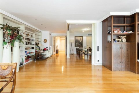 Купить квартиру в Барселона, Испания с 6 комнат, 273м², № 8439 - фото 9