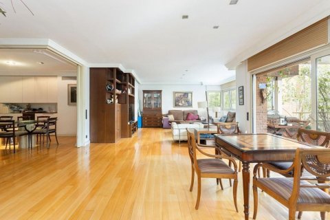 Купить квартиру в Барселона, Испания с 6 комнат, 273м², № 8439 - фото 8