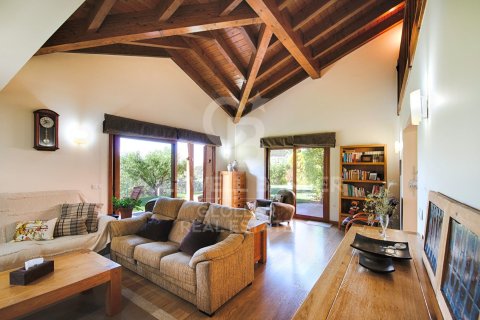Сasa de 4 dormitorios en venta en Cataluña, Spain № 7673 - foto 13