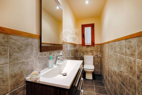 Сasa de 4 dormitorios en venta en Cataluña, Spain № 7673 - foto 2