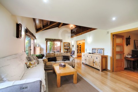 Сasa de 4 dormitorios en venta en Cataluña, Spain № 7673 - foto 8