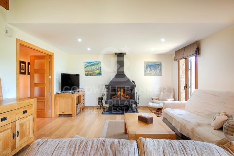 Сasa de 4 dormitorios en venta en Cataluña, Spain № 7673 - foto 9