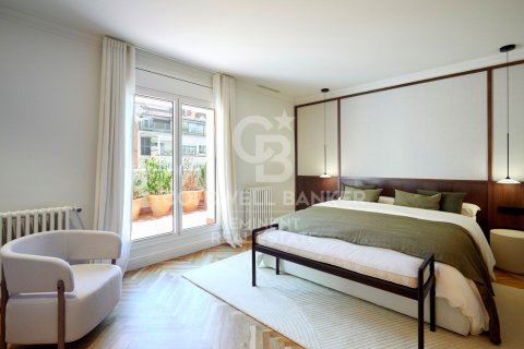 4 bedrooms penthouse for sale in Barcelona, Catalonia, Spain № 7671 - photo 25