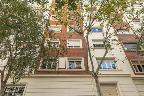 Купить квартиру в Барселона, Испания с 3 спальни, 152м², № 1292 - фото 15
