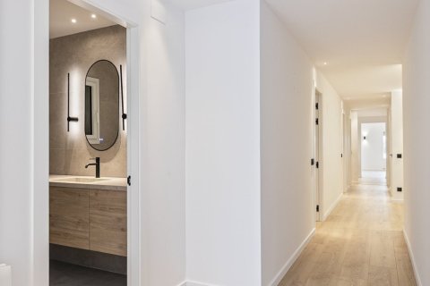 Купить квартиру в Барселона, Испания с 3 спальни, 152м², № 1292 - фото 6