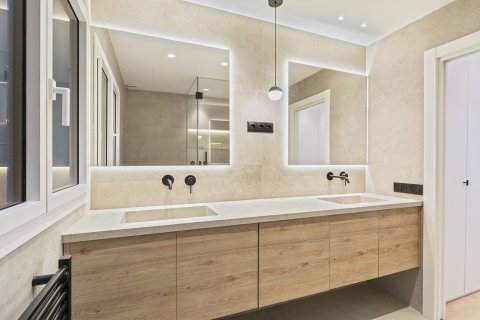 Купить квартиру в Барселона, Испания с 3 спальни, 152м², № 1292 - фото 7