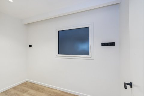 Купить квартиру в Барселона, Испания с 3 спальни, 152м², № 1292 - фото 3