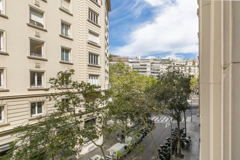 Купить квартиру в Барселона, Испания с 3 спальни, 152м², № 1292 - фото 20