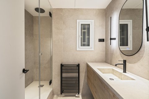 Купить квартиру в Барселона, Испания с 3 спальни, 152м², № 1292 - фото 4