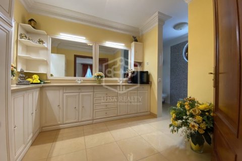 6 bedrooms villa for sale in Castelldefels, Barcelona, Catalonia, Spain № 1090 - photo 17