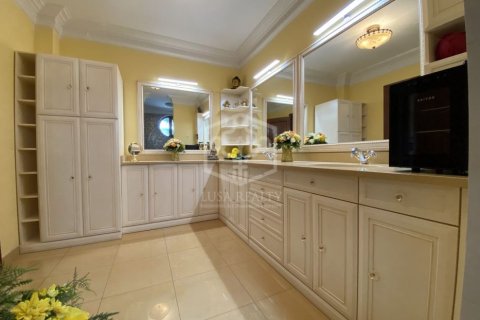 6 bedrooms villa for sale in Castelldefels, Barcelona, Catalonia, Spain № 1090 - photo 18