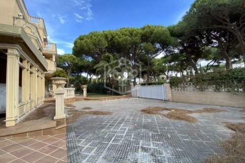 6 bedrooms villa for sale in Castelldefels, Barcelona, Catalonia, Spain № 1090 - photo 4