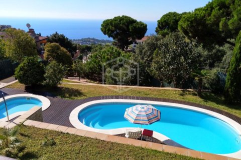 5 bedrooms villa for sale in Lloret de Mar, Girona, Catalonia, Spain № 1093