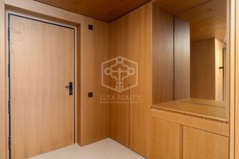 Apartamento de 4 dormitorios en venta en Barcelona, Cataluña, Spain № 1092 - foto 3
