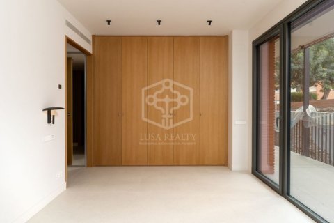 Apartamento de 4 dormitorios en venta en Barcelona, Cataluña, Spain № 1092 - foto 19