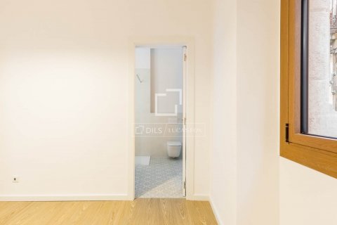 Apartamento de 4 dormitorios en venta en Barcelona, Cataluña, Spain № 8960 - foto 18