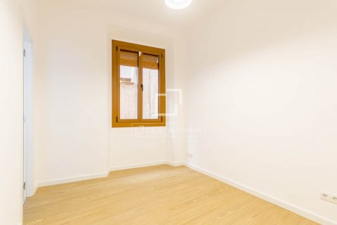 Apartamento de 4 dormitorios en venta en Barcelona, Cataluña, Spain № 8960 - foto 14