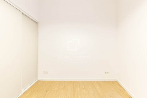 Apartamento de 4 dormitorios en venta en Barcelona, Cataluña, Spain № 8960 - foto 27