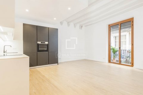Apartamento de 4 dormitorios en venta en Barcelona, Cataluña, Spain № 8960 - foto 2
