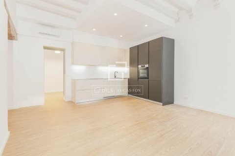 Apartamento de 4 dormitorios en venta en Barcelona, Cataluña, Spain № 8960 - foto 3