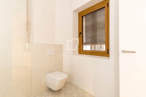 Apartamento de 4 dormitorios en venta en Barcelona, Cataluña, Spain № 8960 - foto 21