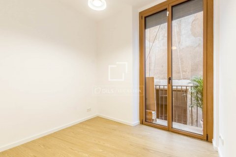 Apartamento de 4 dormitorios en venta en Barcelona, Cataluña, Spain № 8960 - foto 24