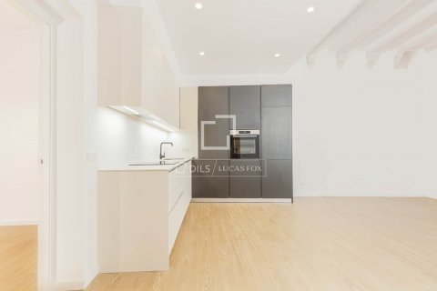 Apartamento de 4 dormitorios en venta en Barcelona, Cataluña, Spain № 8960 - foto 11
