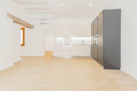 Apartamento de 4 dormitorios en venta en Barcelona, Cataluña, Spain № 8960 - foto 6