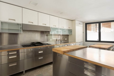 6 bedrooms villa for sale in Barcelona, Catalonia, Spain № 8962 - photo 11