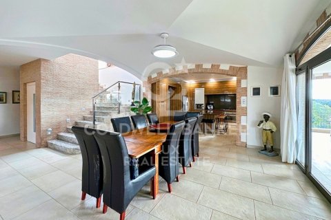 Купить дом в Вилажуйга, Испания с 5 спален, 500м², № 5947 - фото 10