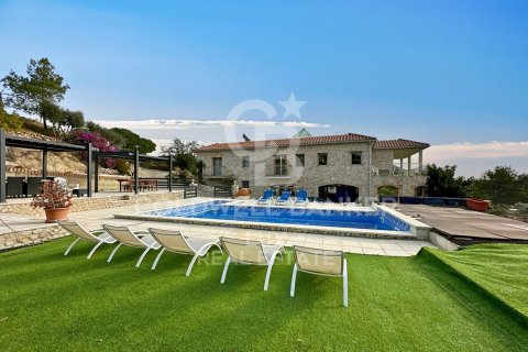 Купить дом в Вилажуйга, Испания с 5 спален, 500м², № 5947 - фото 2