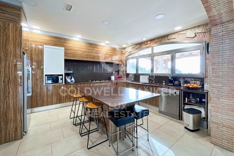 Купить дом в Вилажуйга, Испания с 5 спален, 500м², № 5947 - фото 12