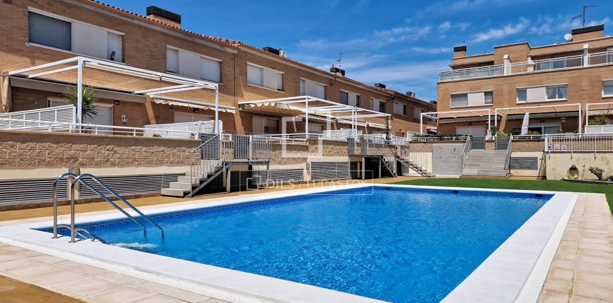 3 bedrooms villa for sale in Cubelles, Barcelona, Catalonia, Spain № 8730