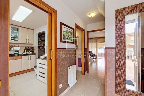 3 bedrooms villa for sale in Cubelles, Barcelona, Catalonia, Spain № 8730 - photo 5