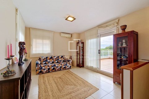 3 bedrooms villa for sale in Cubelles, Barcelona, Catalonia, Spain № 8730 - photo 3