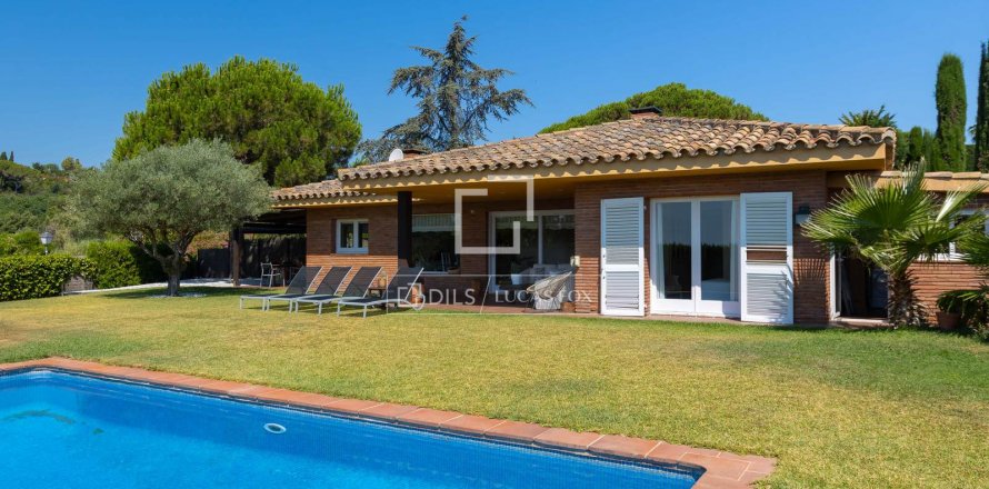 4 bedrooms villa for sale in Sant Vicenc De Montalt, Barcelona, Catalonia, Spain № 8735