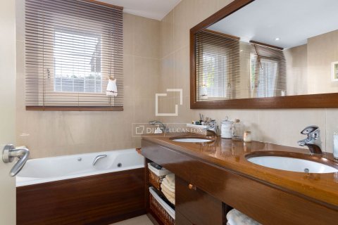 4 bedrooms villa for sale in Sant Vicenc De Montalt, Barcelona, Catalonia, Spain № 8735 - photo 17