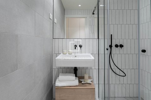 2 bedrooms apartment for sale in Barcelona, Catalonia, Spain № 8728 - photo 30