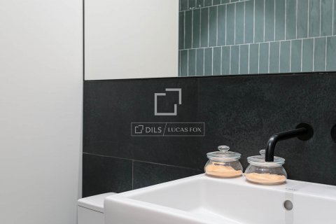 2 bedrooms apartment for sale in Barcelona, Catalonia, Spain № 8728 - photo 28